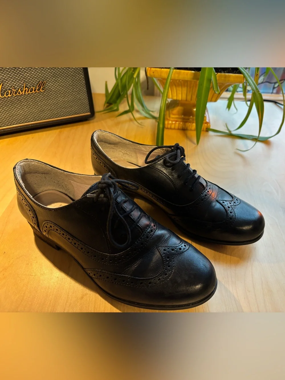 Classic Women’s Black Leather Wingtip Oxfords 7.5